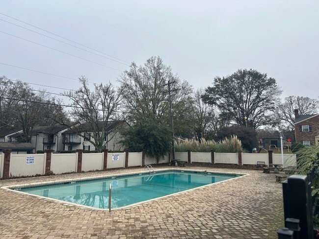 Building Photo - 2530 E North St