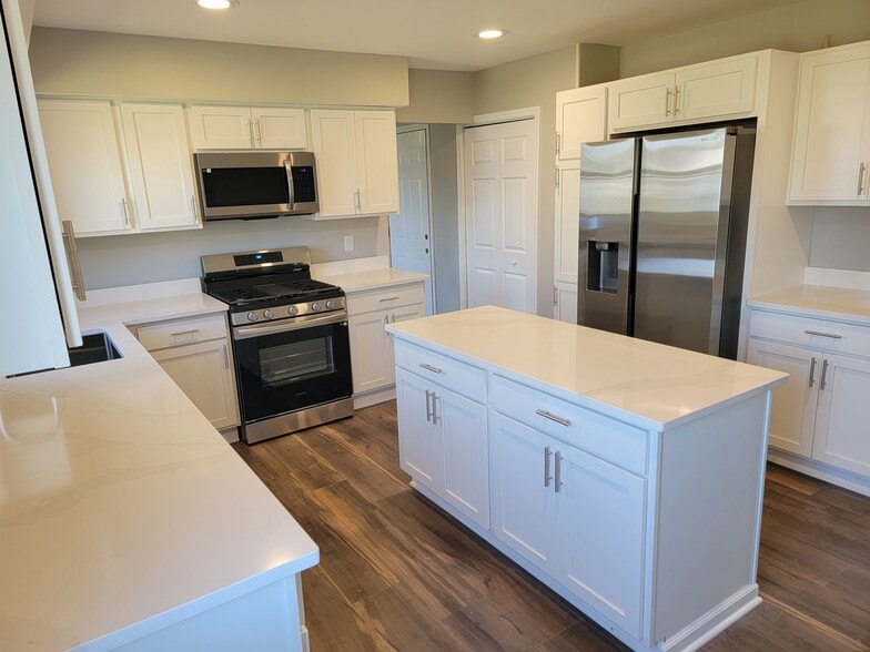 Building Photo - 231 W 550 N