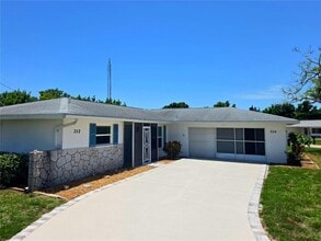 Building Photo - 352 Pine Tree Rd