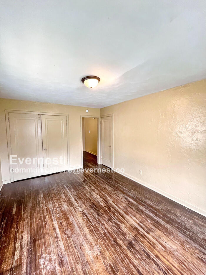 Building Photo - 3812 Drexel Dr