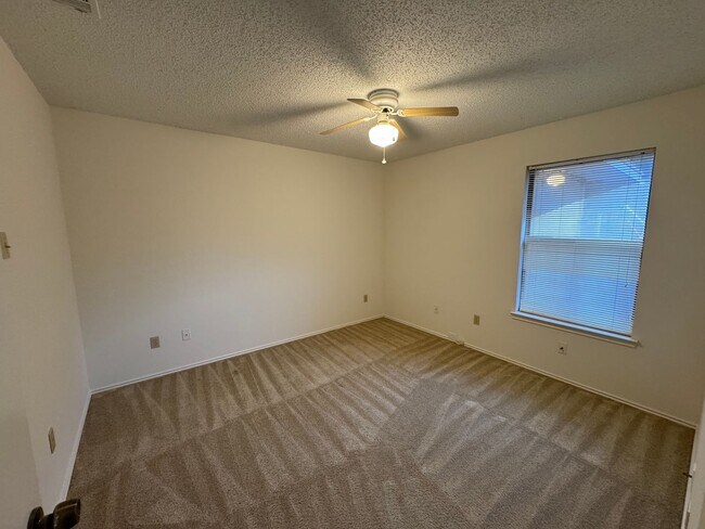Building Photo - Midway ISD Duplex