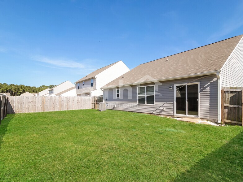 Building Photo - 1341 John Swann St