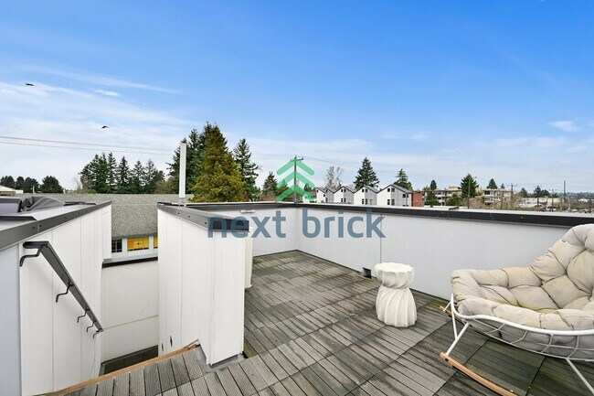 Building Photo - 2 BED & 2 BATH TOWNHOUSE FOR RENT