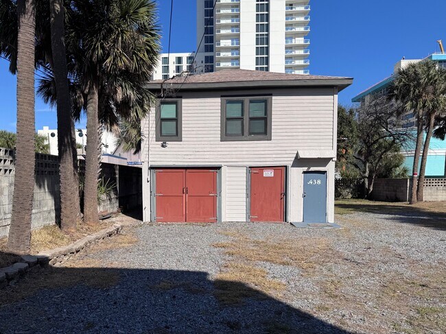 Building Photo - 436 N Grandview Ave