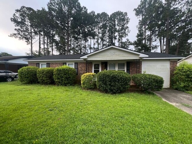 Primary Photo - 3 BEDROOM MADE FOR YOU - Available for Mov...