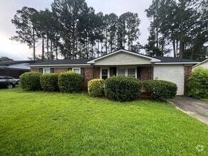 Building Photo - 3 BEDROOM MADE FOR YOU - Available for Mov...