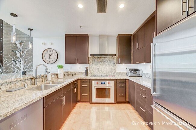 Building Photo - 11441 Allerton Park Dr