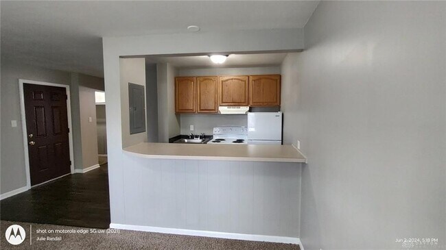 Building Photo - 4629 Far Hills Ave