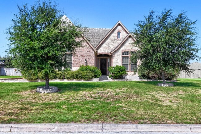 Building Photo - 5923 Dewdrop Ln