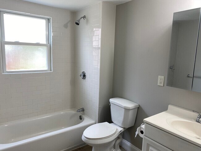 Building Photo - 70 Auburndale Ave