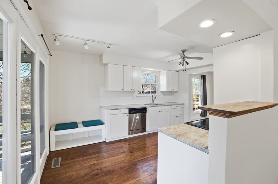 Building Photo - 1849 Lemontree Ln