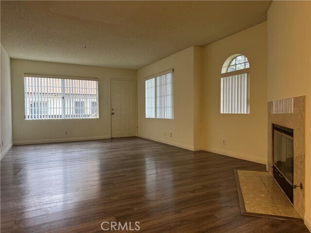 Building Photo - 223 N Olive Ave