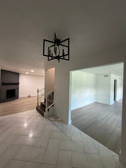 Building Photo - 550 Glen Oaks Blvd