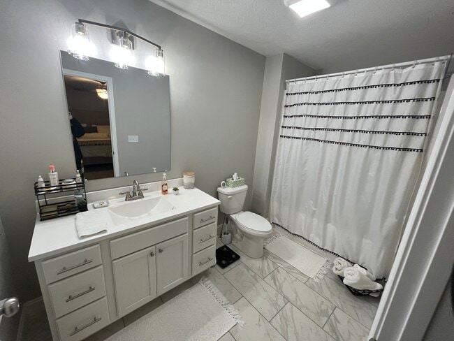 Building Photo - 2046 Mountain Ash Ln