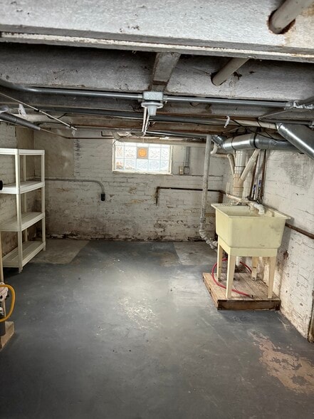 Building Photo - 1328 S 9th St