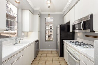 Building Photo - Beautiful Two Bedroom / Two Bathroom Condo (2nd floor / Top Floor) Near Del Mar Beaches! Call for...