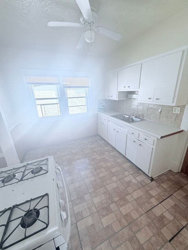 Building Photo - 3395- 3397 W. 100th