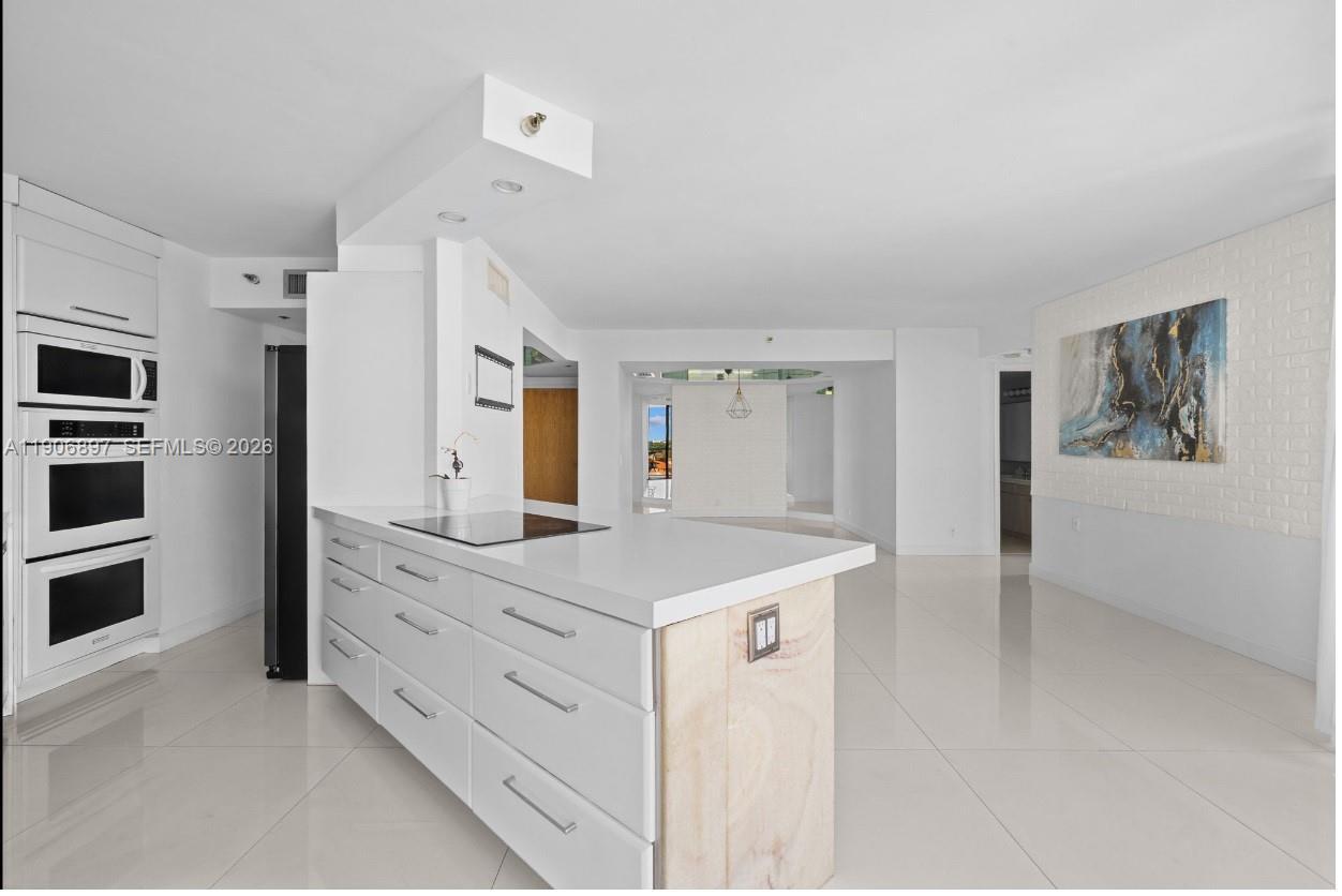 Building Photo - 3610 Yacht Club Dr