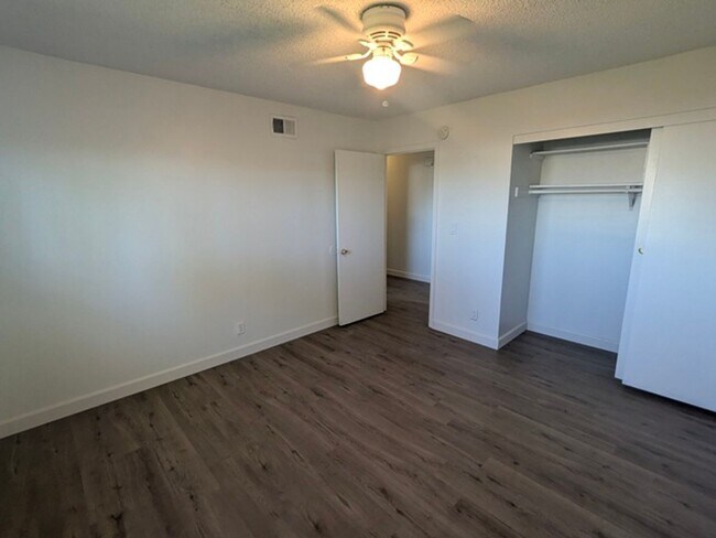 Building Photo - 4 Bedroom 2 Bathroom Single Story Home in Spring Valley