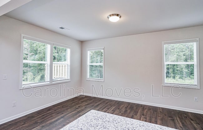 Building Photo - 179 Clingstone Trl