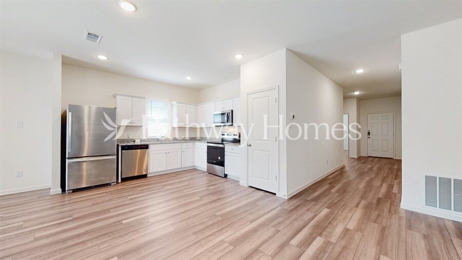Building Photo - 1520 Ancer Wy