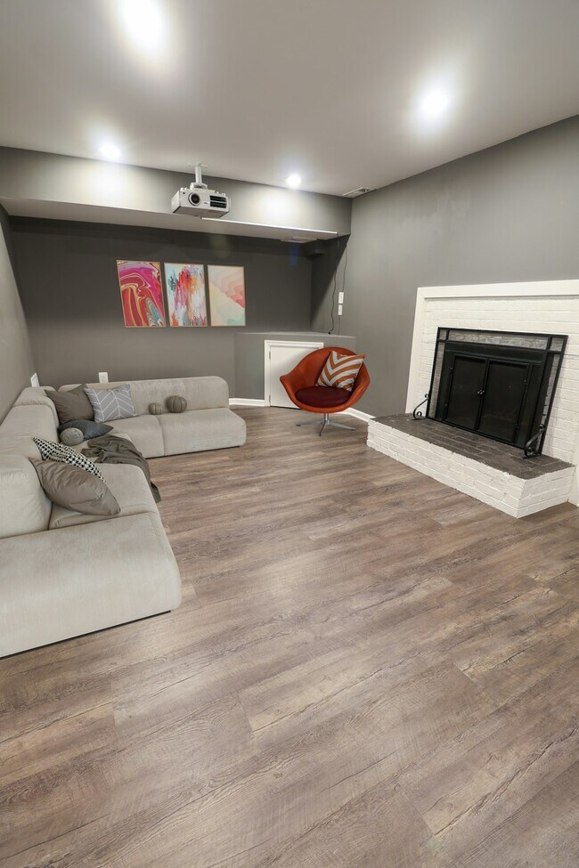 Building Photo - 4530 Airlie Way