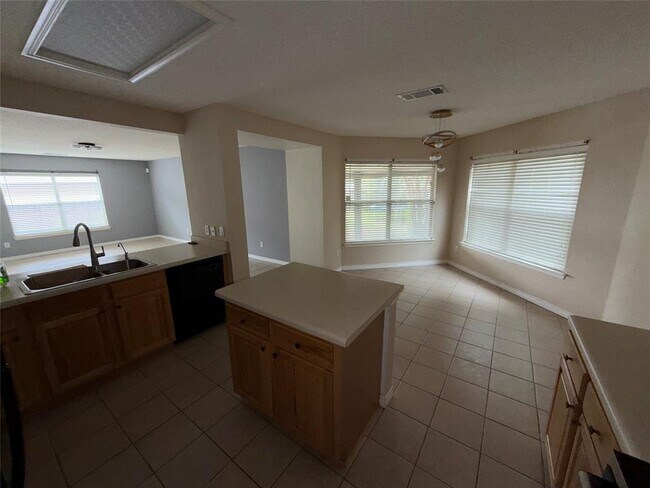 Building Photo - 1704 Matagorda Dr