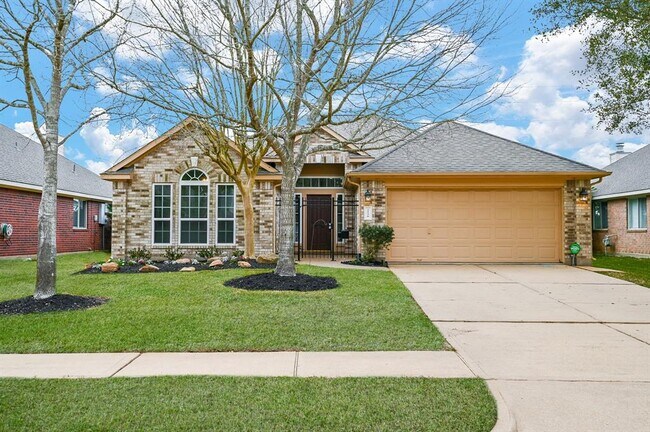 Primary Photo - 2526 Lake Dale Ln