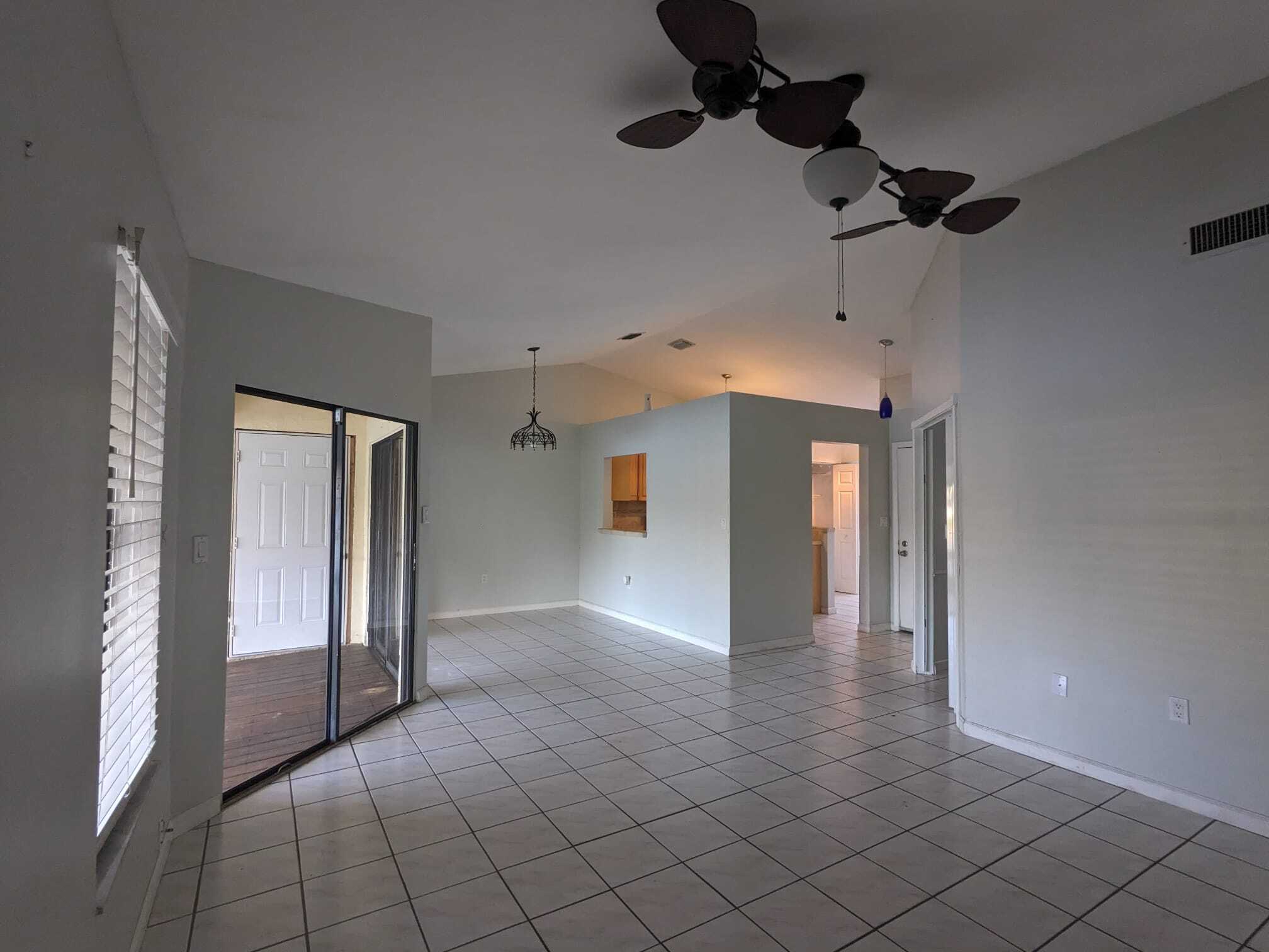 Building Photo - 2711 San Remo Cir