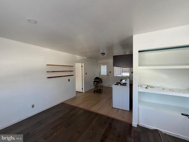 Building Photo - 644 Cooper St