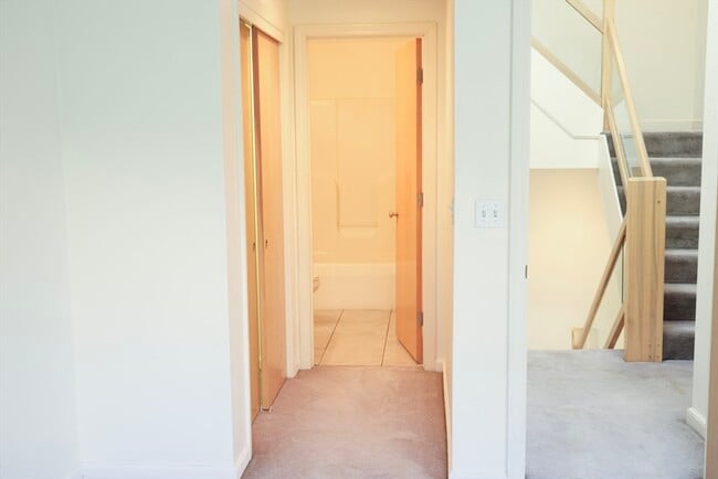 Building Photo - 145 Captain Eames Cir