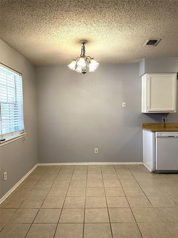 Building Photo - 719 Windcrest Dr