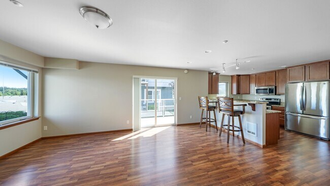 Building Photo - 3 Bed 3 Bath - Views - NAS Whidbey - Island Hospital