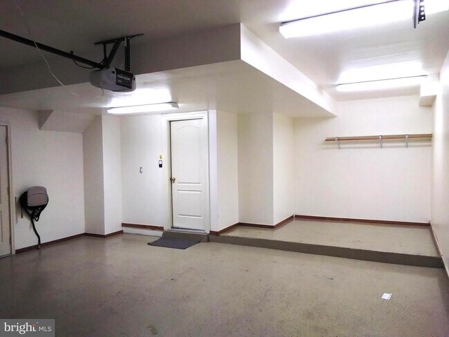 Building Photo - 6403 Velliety Ln