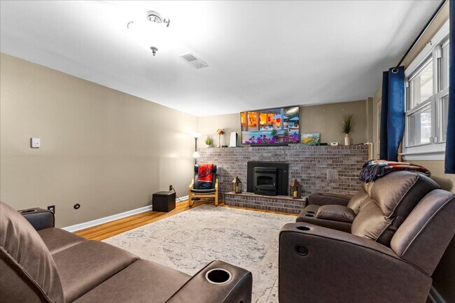 Building Photo - Beautiful Detached Home in Prime Salisbury...