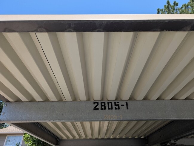 Building Photo - 2805 Lowridge Ct