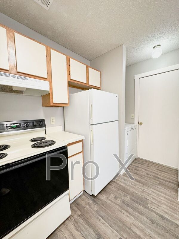 Building Photo - 1446 N Dawn Dr