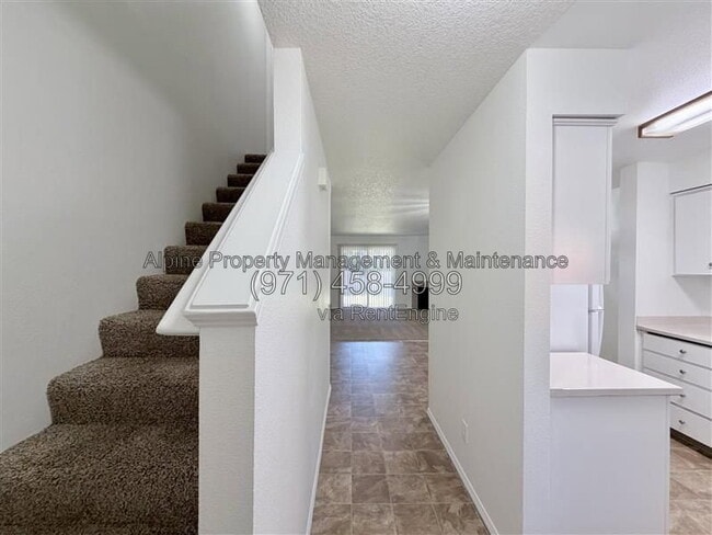 Building Photo - 18317 SW Jann Dr