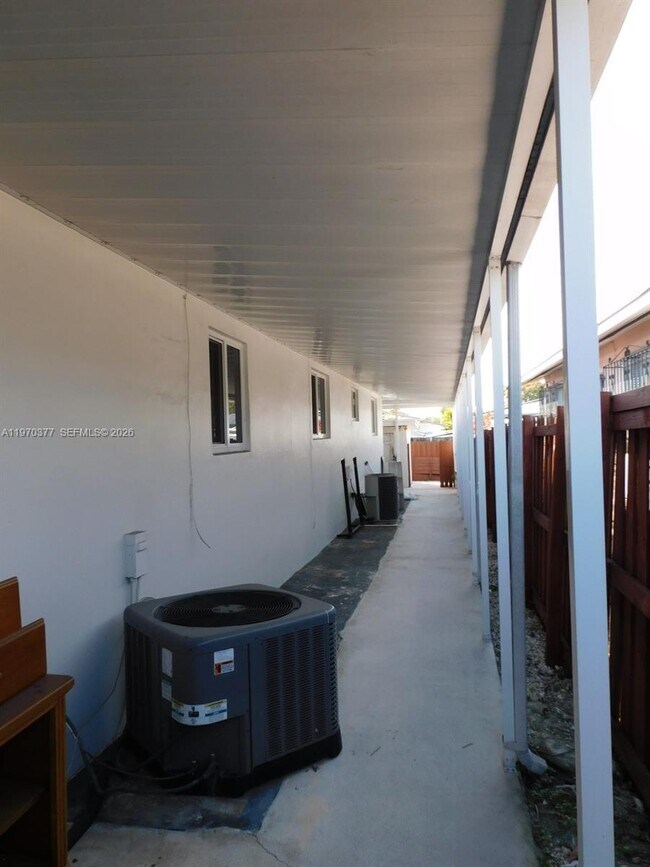 Building Photo - 620 NW 58th Ct