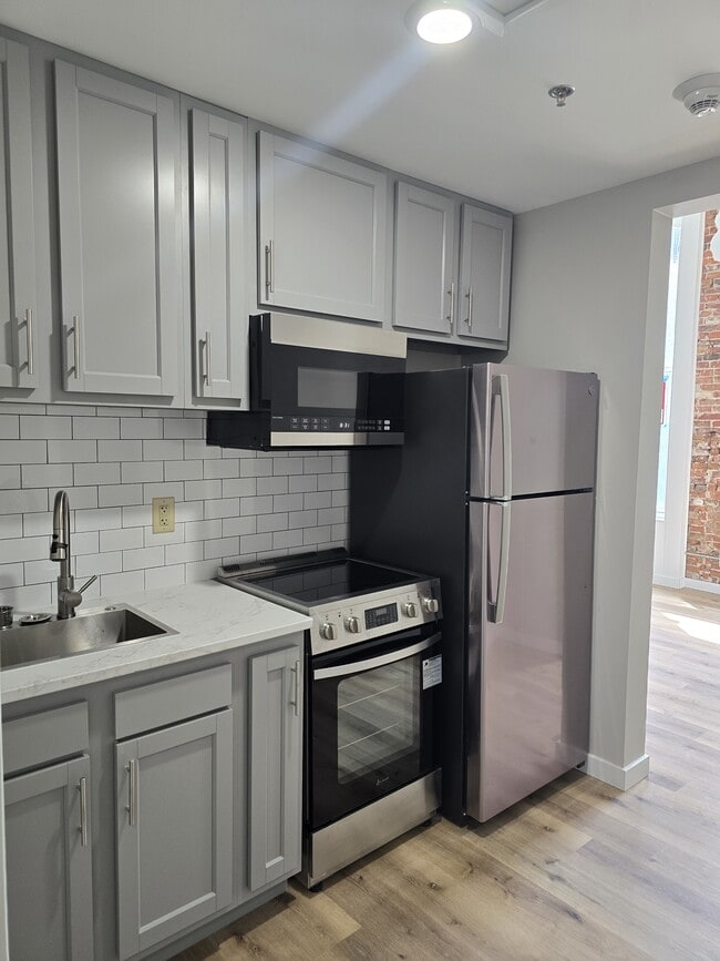 Building Photo - 121 Public Sq