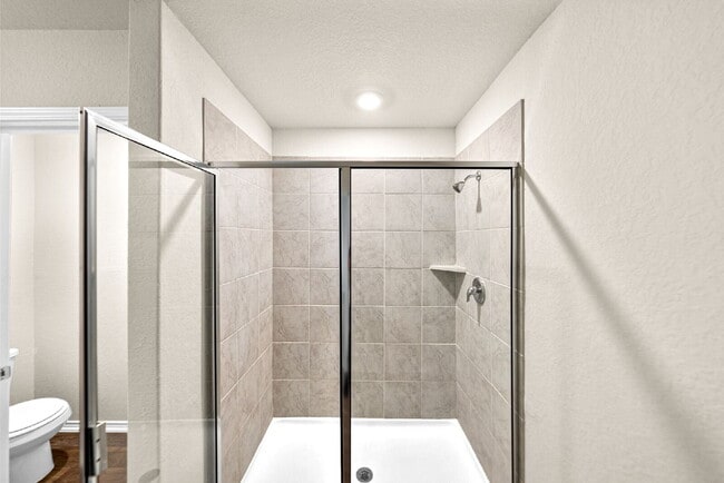 Building Photo - Charming 3-Bed 2 Bath Oasis with Amazing Amenities