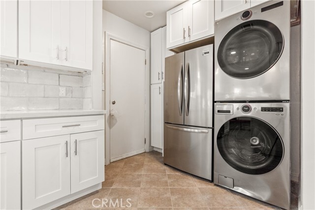 Building Photo - 11639 Menlo Ave