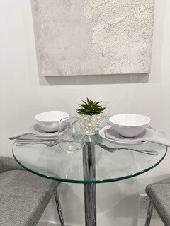 Building Photo - 585 Essex St