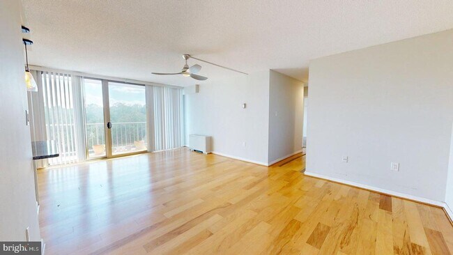 Building Photo - 2500 N Van Dorn St