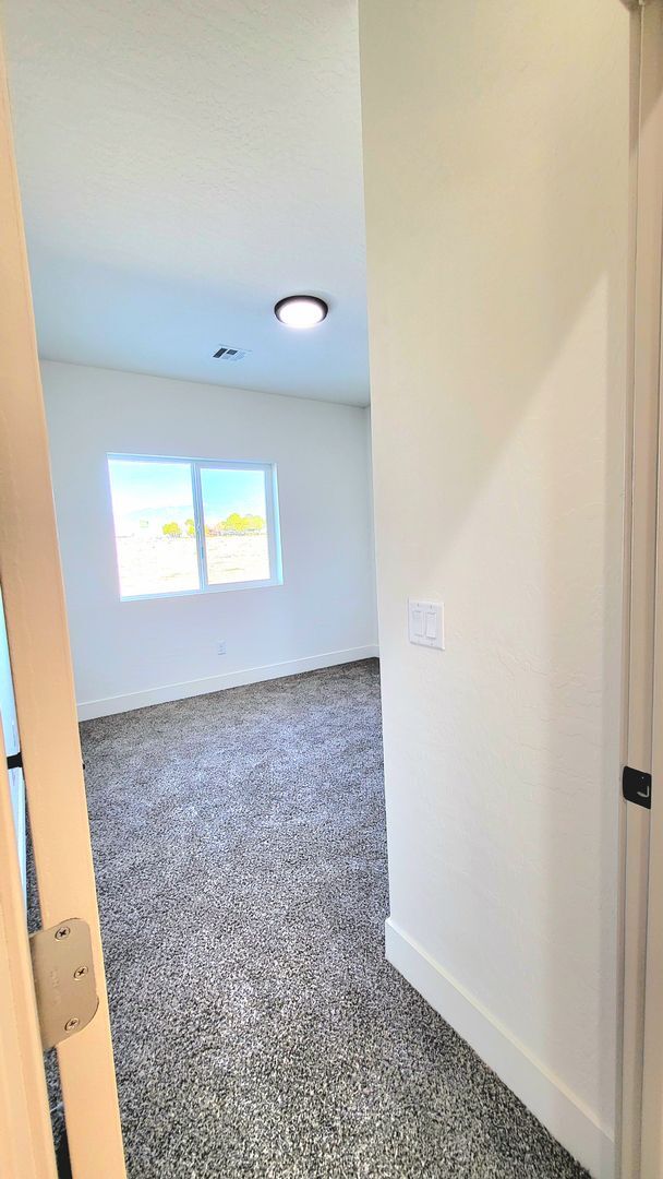 Building Photo - 1271 S Dandelion St