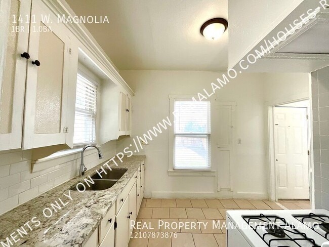 Building Photo - 1411 W. Magnolia-