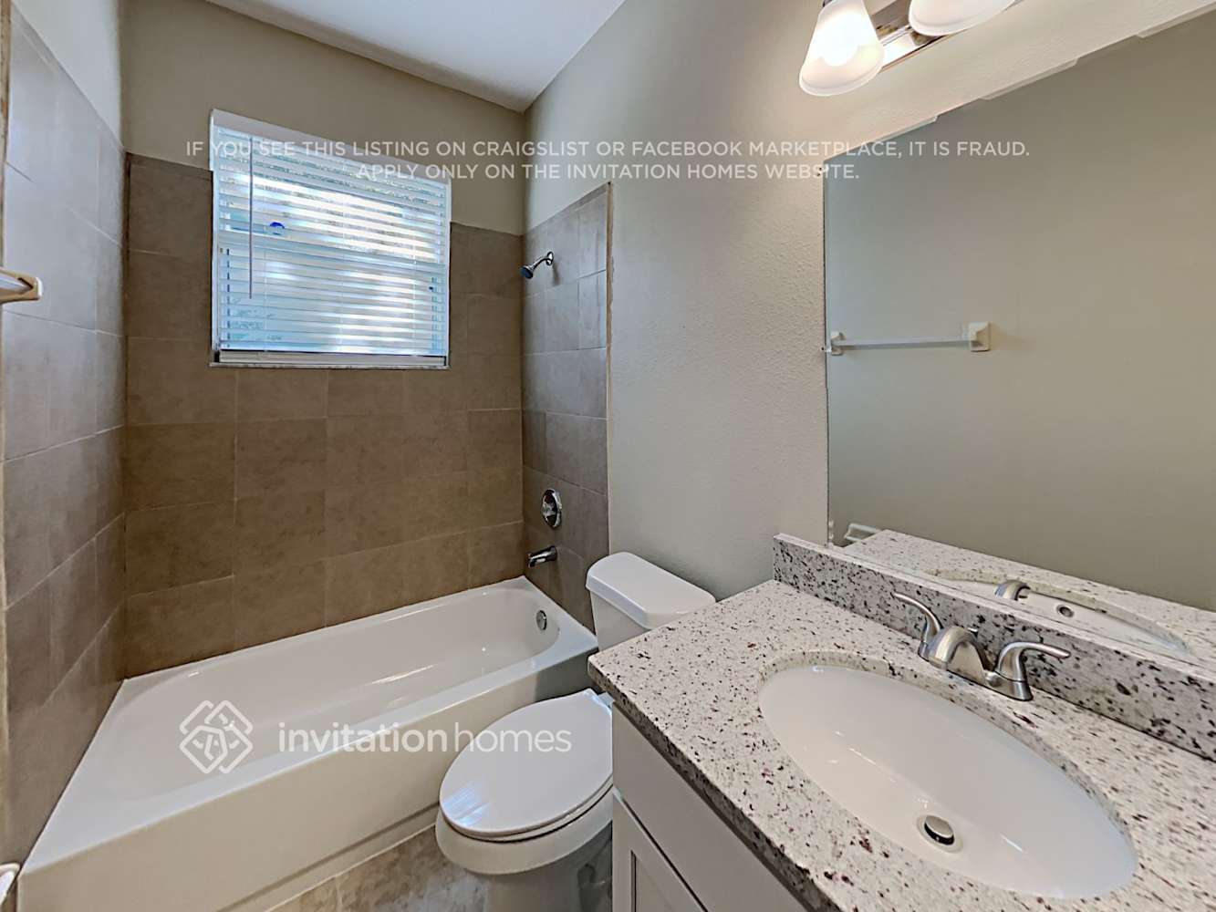 Building Photo - 13407 Paloma Dr
