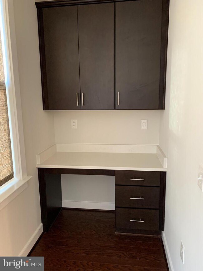 Building Photo - 13348 Sherwood Park Ln