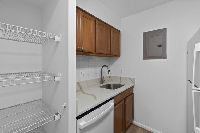 Building Photo - 2 bedroom 2 full bath condo in Annapolis - Ready Now!