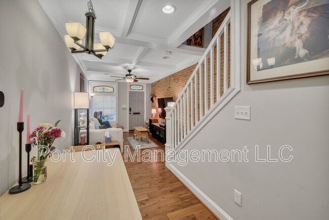 Building Photo - 504 S Milton Ave